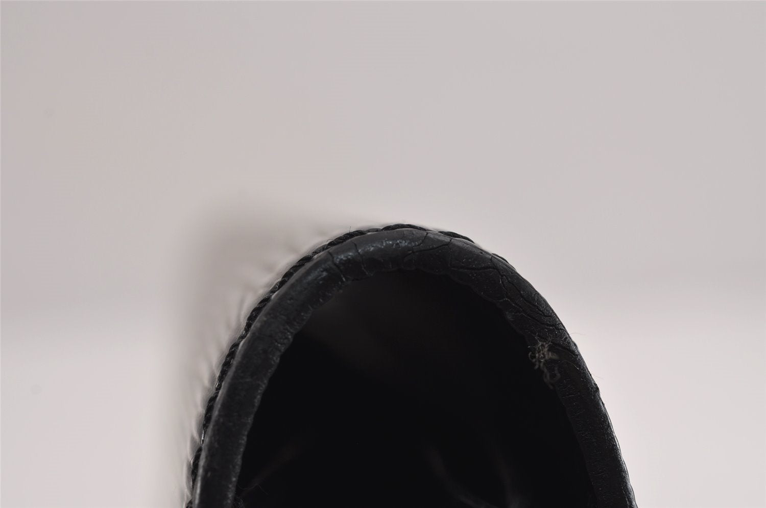 Authentic Louis Vuitton Epi Chaillot Clutch Hand Bag Black M52542 LV 2359J