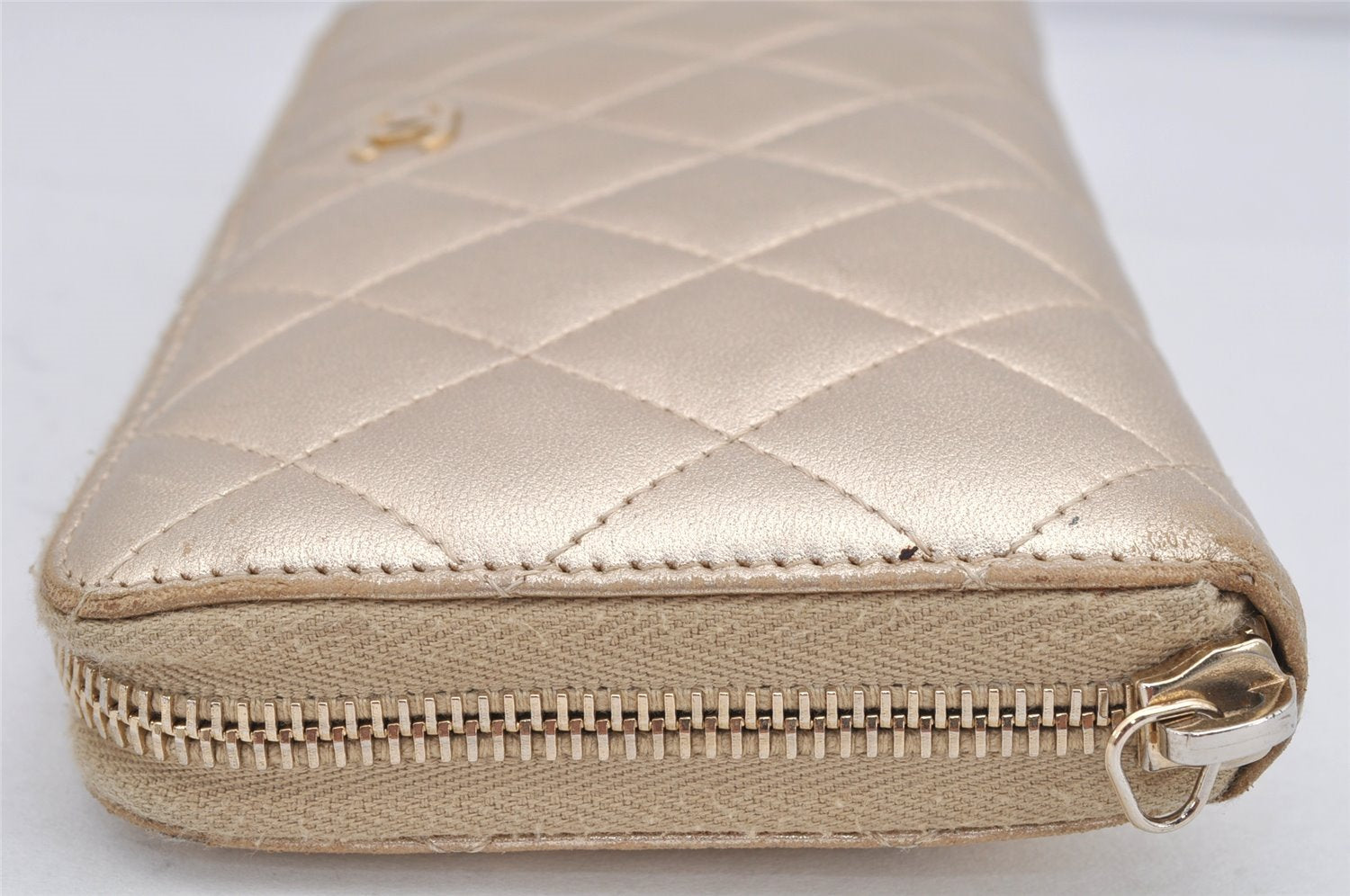 Authentic CHANEL Calf Skin Matelasse Long Wallet Purse CC Logo Gold 2359K