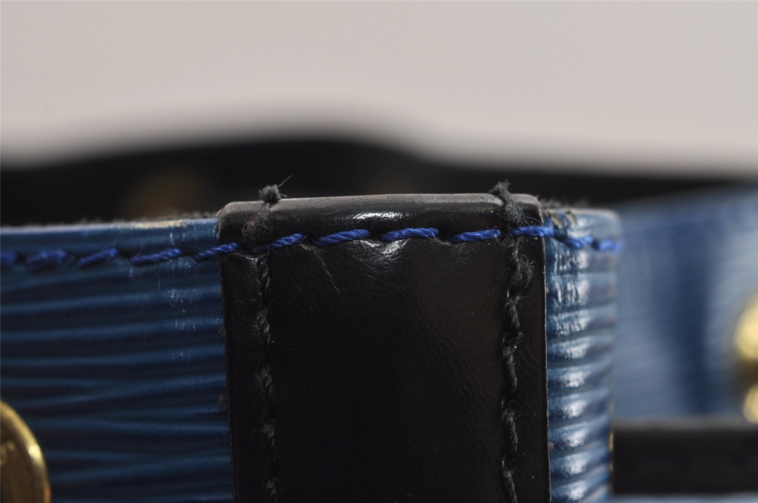 Authentic Louis Vuitton Epi Petit Noe Bi-color Blue x Black Drawstring Bag 2360J