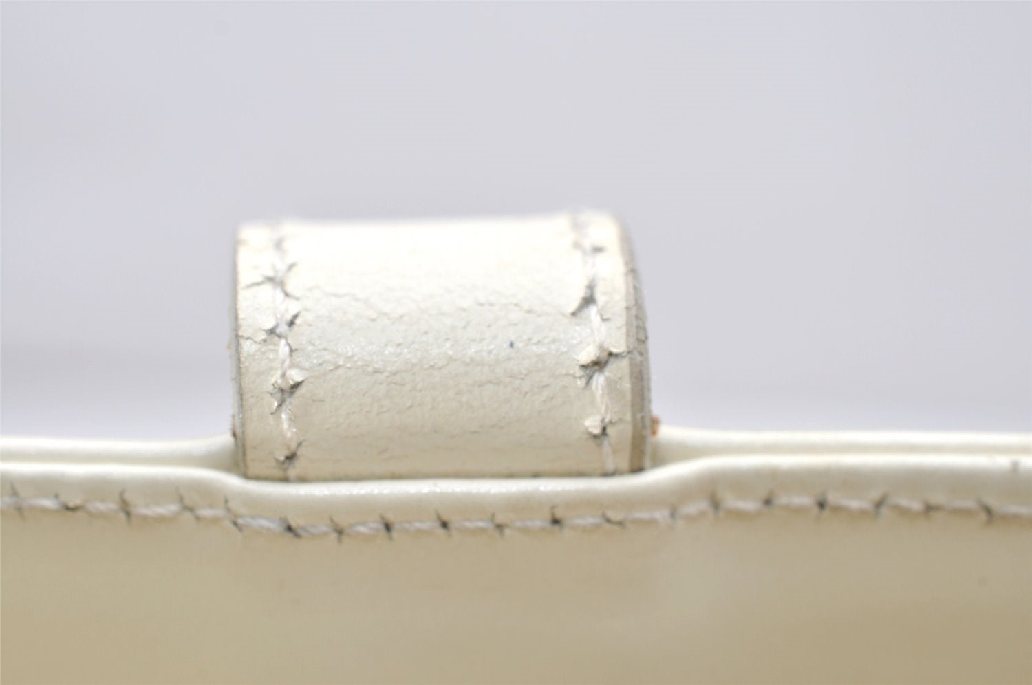 Authentic GUCCI Vintage Shoulder Hand Bag Purse Leather White Junk 2362K