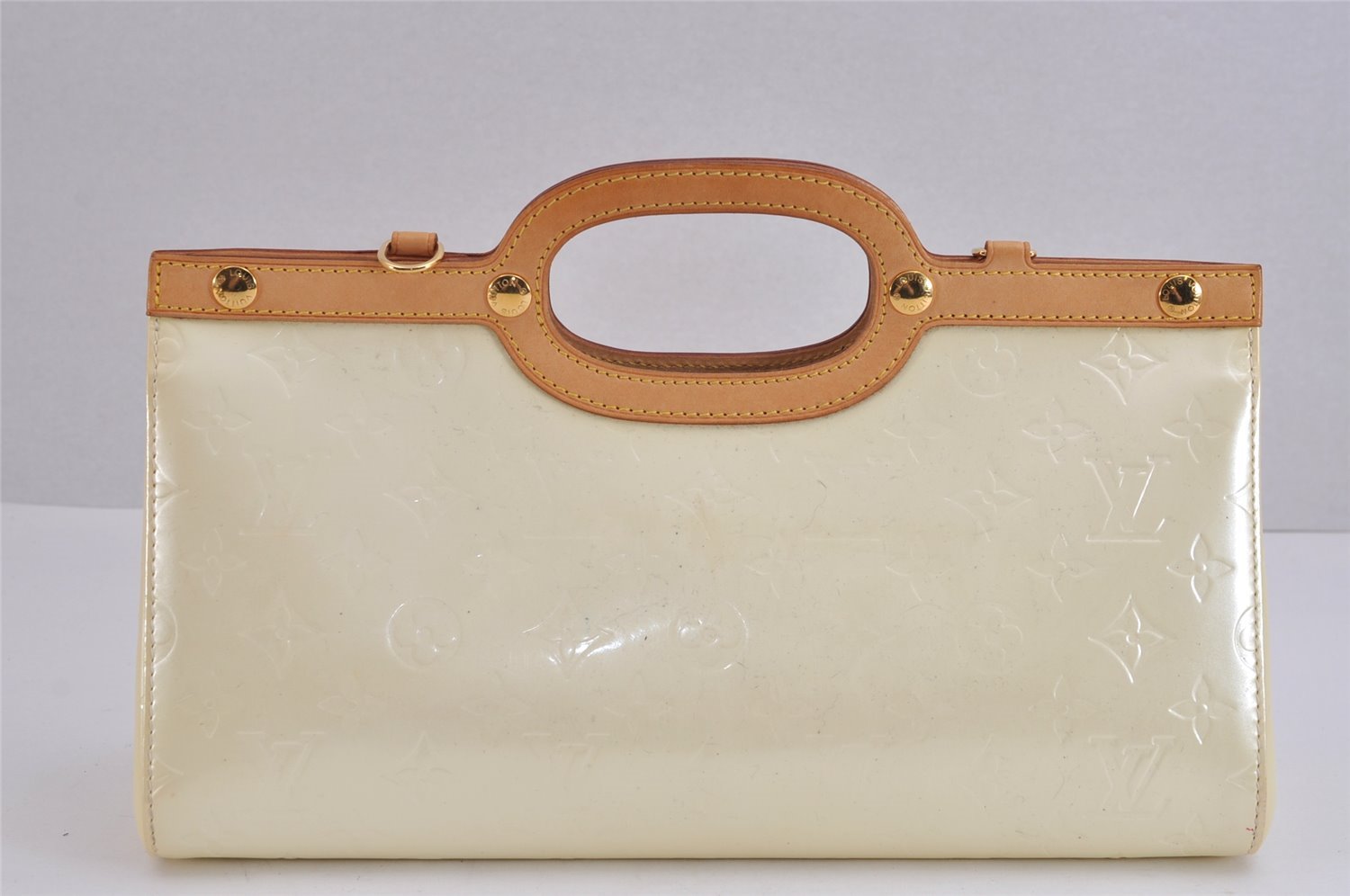 Authentic Louis Vuitton Vernis Roxbury Drive 2Way Hand Bag White M91374 LV 2363J