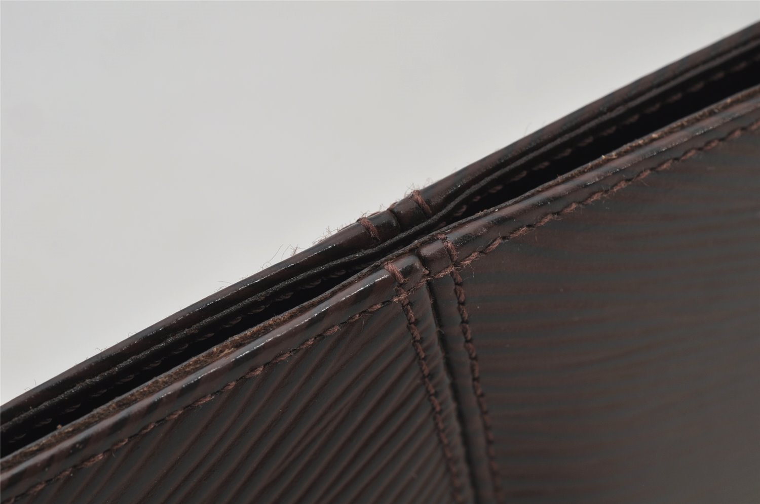 Auth Louis Vuitton Epi Pochette Demi Lune Shoulder Bag M5262D Brown Junk 2366J