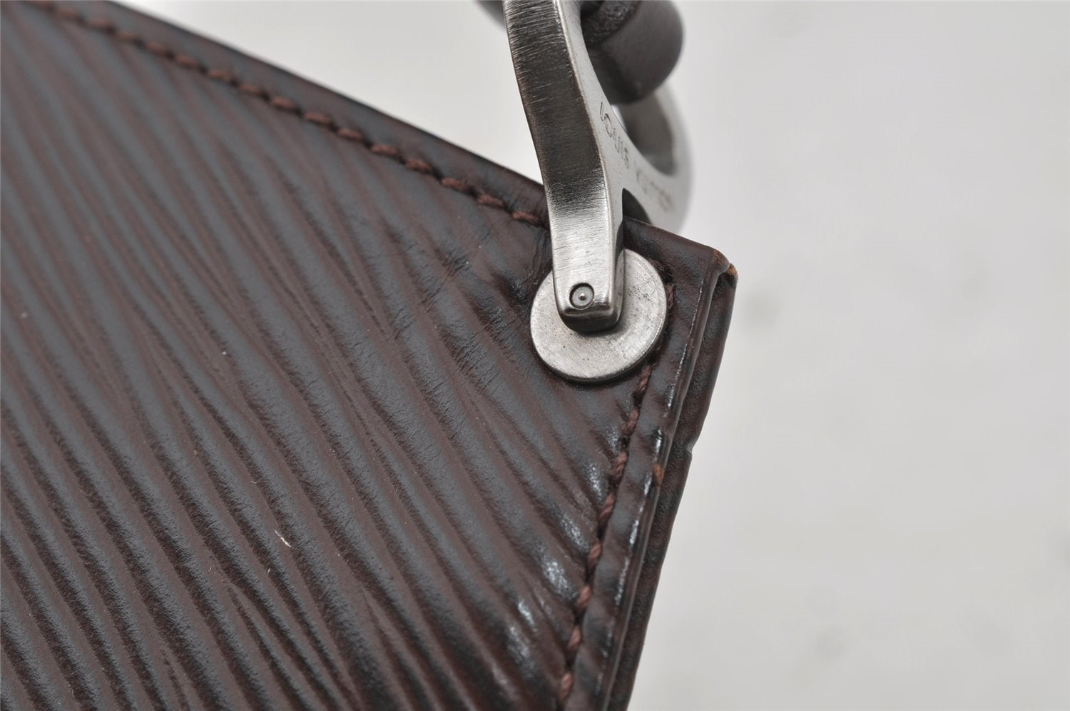 Auth Louis Vuitton Epi Pochette Demi Lune Shoulder Bag M5262D Brown Junk 2366J