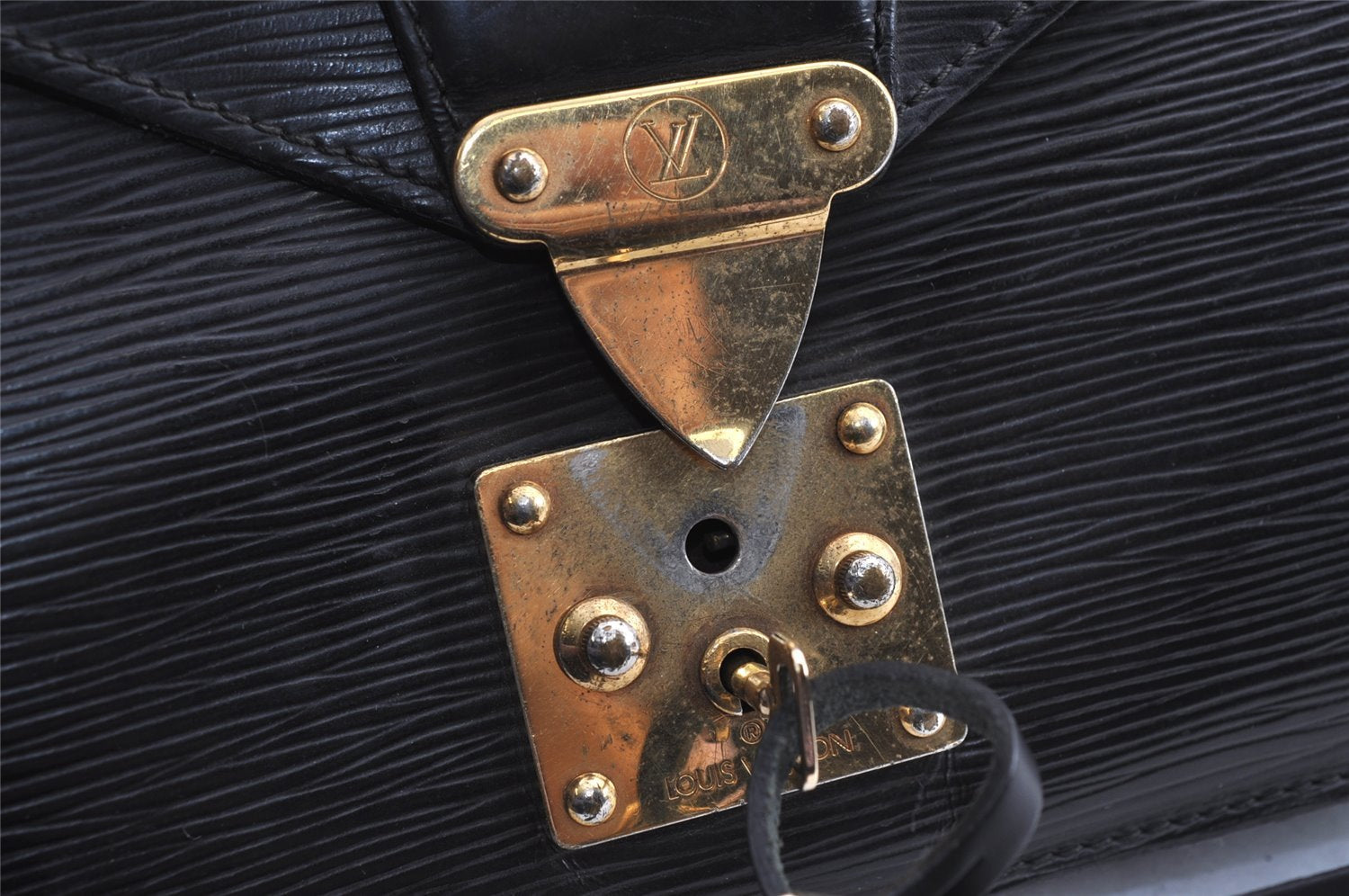 Auth Louis Vuitton Epi Pochette Sellier Dragonne Clutch Bag M52612 Black 2368J