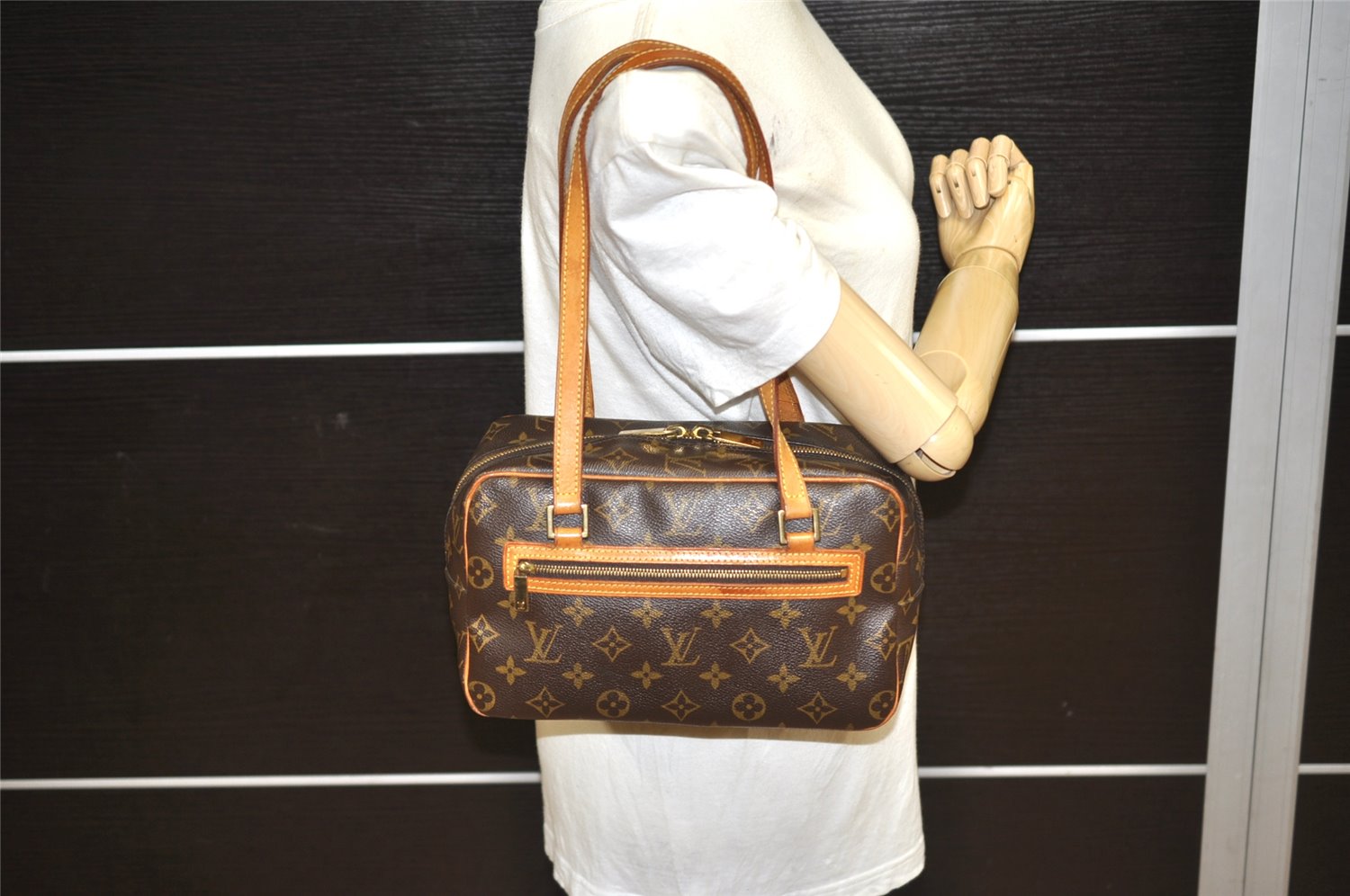 Authentic Louis Vuitton Monogram Cite MM Shoulder Bag M51182 LV 2372K