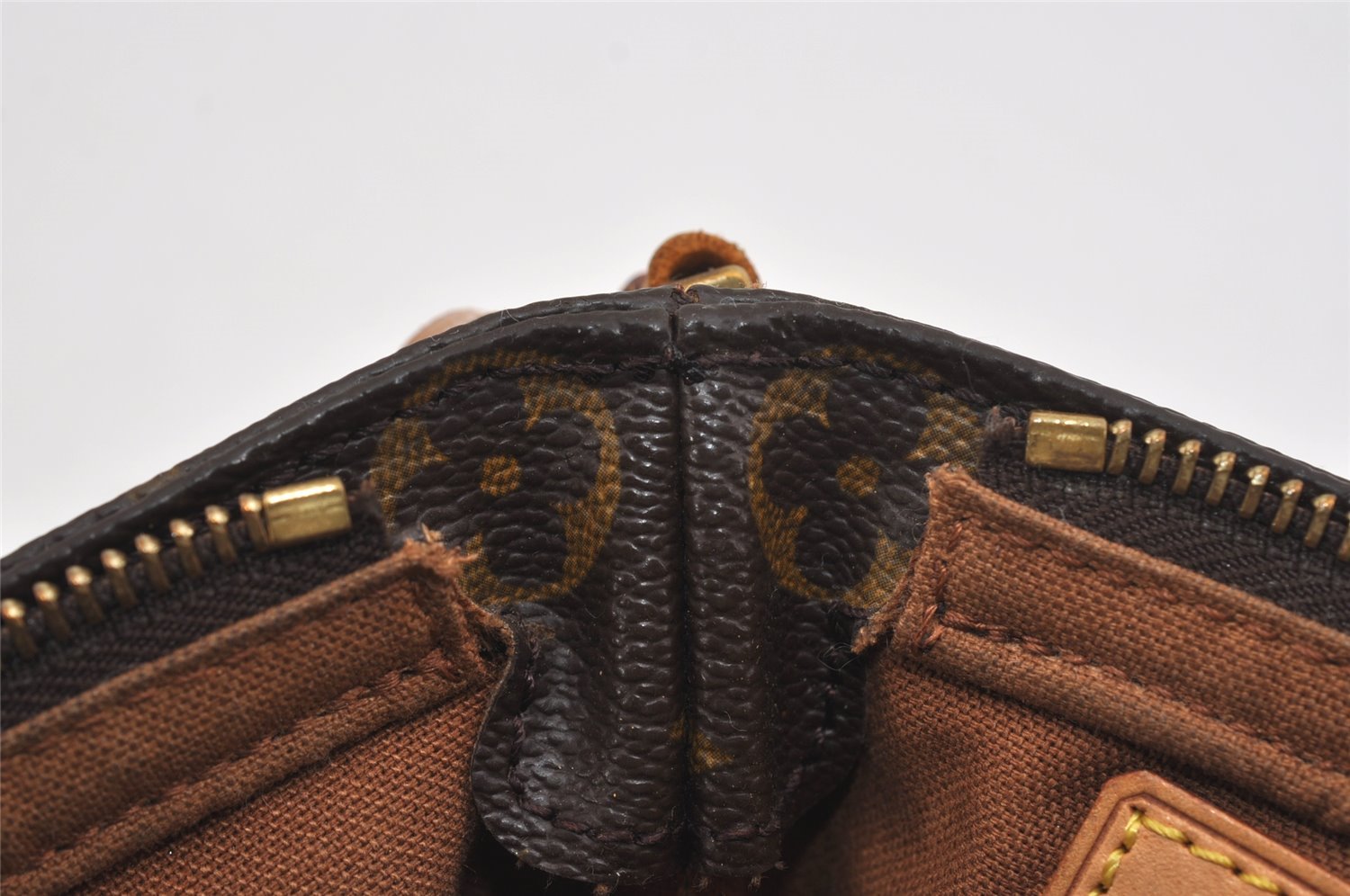 Authentic Louis Vuitton Monogram Trotteur Shoulder Cross Bag M51240 LV 2373I