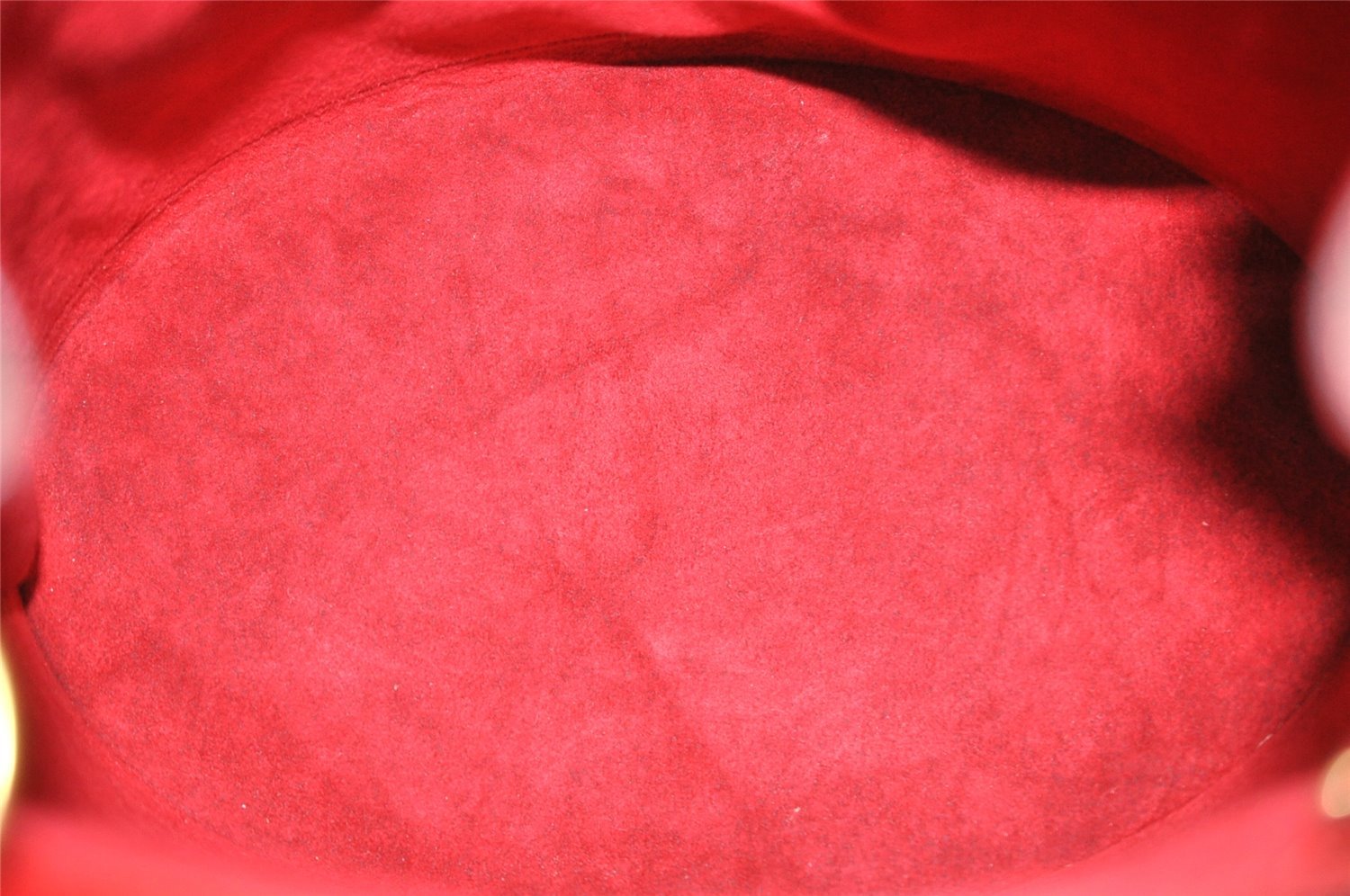 Authentic Louis Vuitton Epi Cluny Shoulder Bag Purse Red M52257 LV 2374I