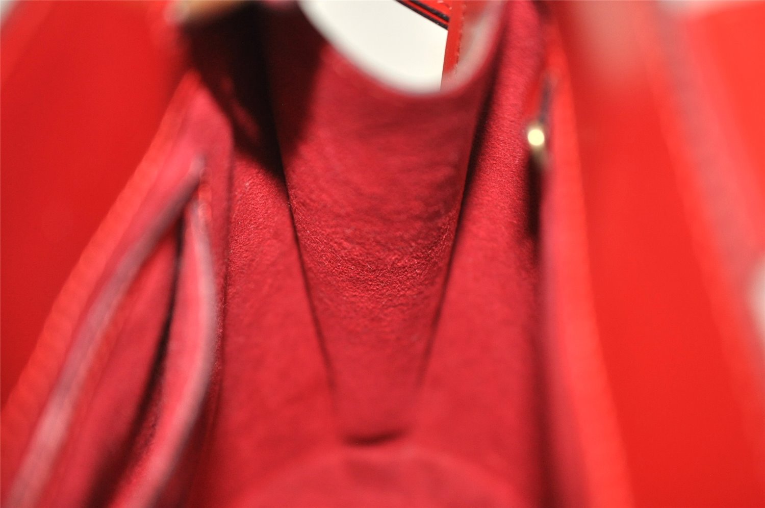 Authentic Louis Vuitton Epi Cluny Shoulder Bag Purse Red M52257 LV 2374I