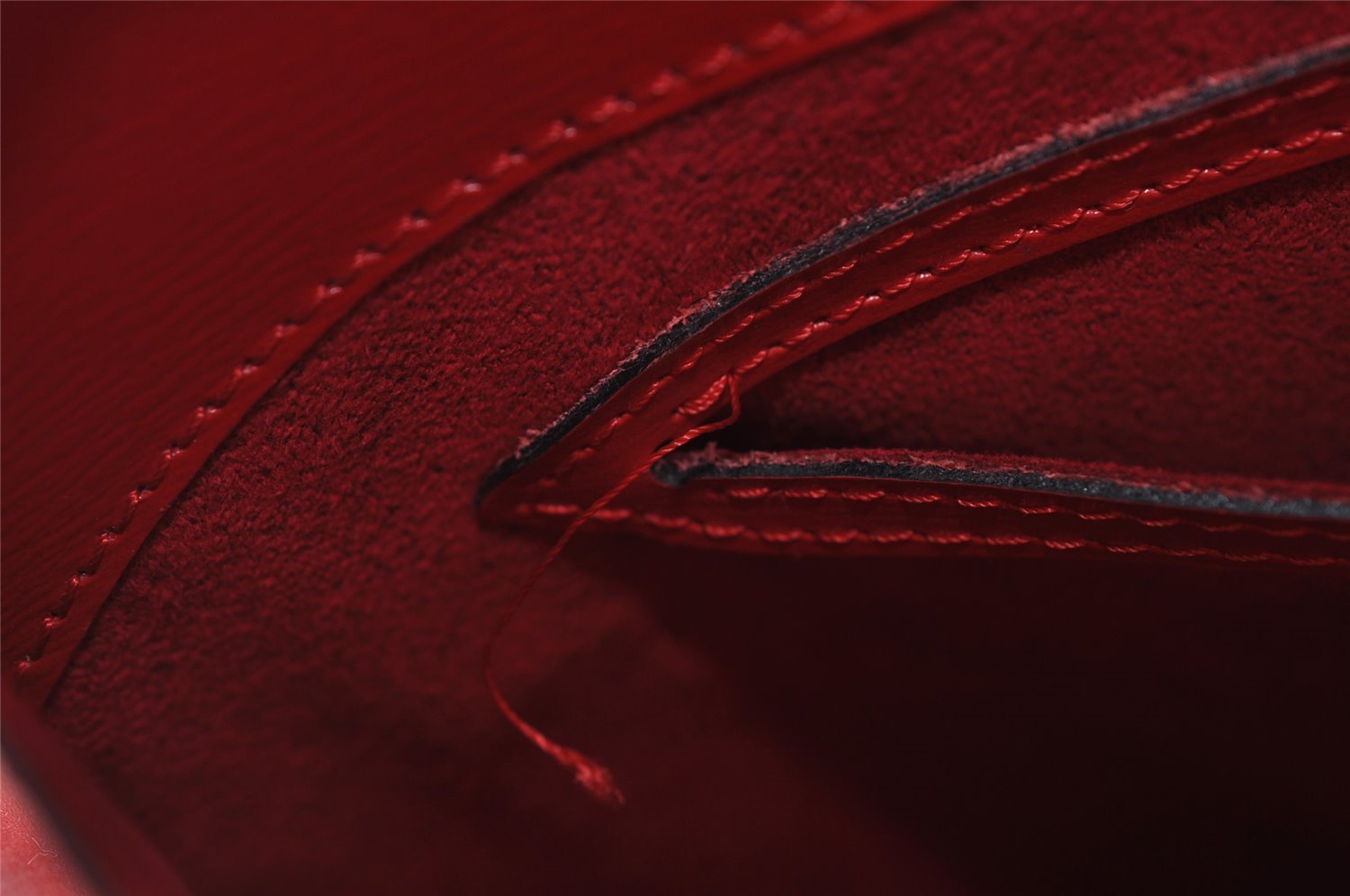 Authentic Louis Vuitton Epi Cluny Shoulder Bag Purse Red M52257 LV 2374I