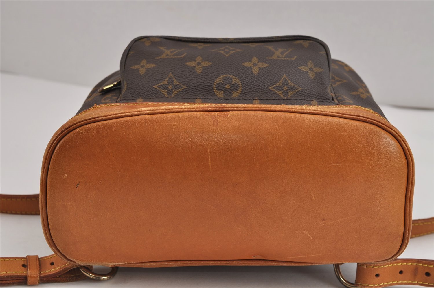 Authentic Louis Vuitton Monogram Montsouris MM Backpack M51136 LV 2376J