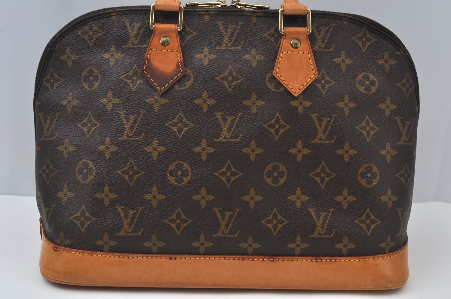 Authentic Louis Vuitton Monogram Alma Hand Bag Purse M51130 LV 2380G