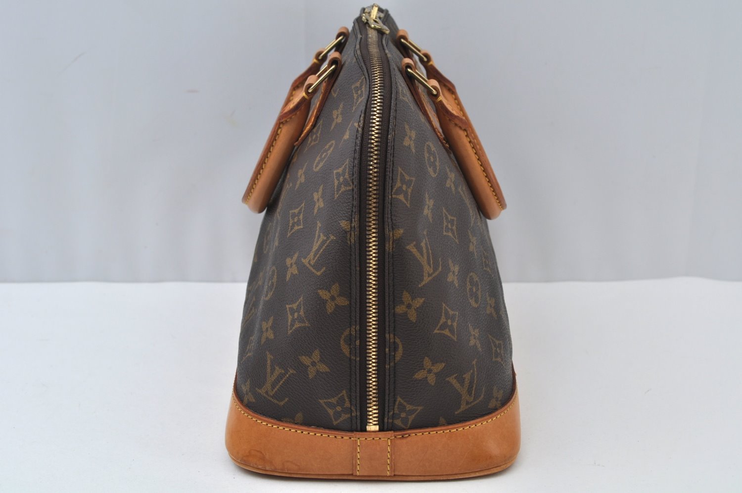 Authentic Louis Vuitton Monogram Alma Hand Bag Purse M51130 LV 2380G