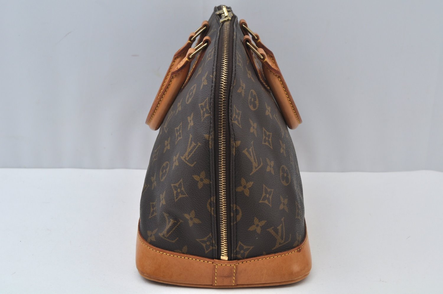 Authentic Louis Vuitton Monogram Alma Hand Bag Purse M51130 LV 2380G
