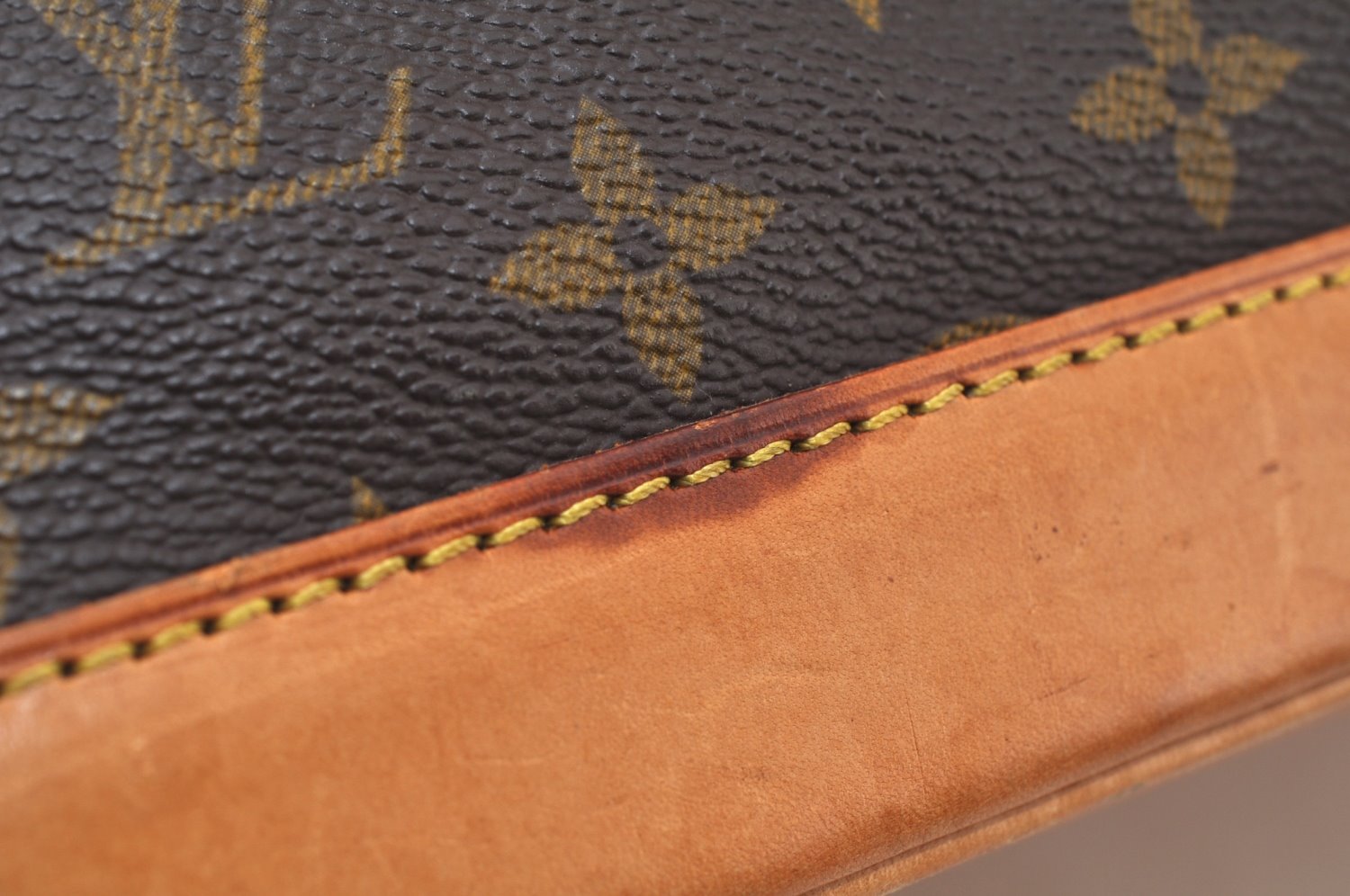 Authentic Louis Vuitton Monogram Alma Hand Bag Purse M51130 LV 2380G