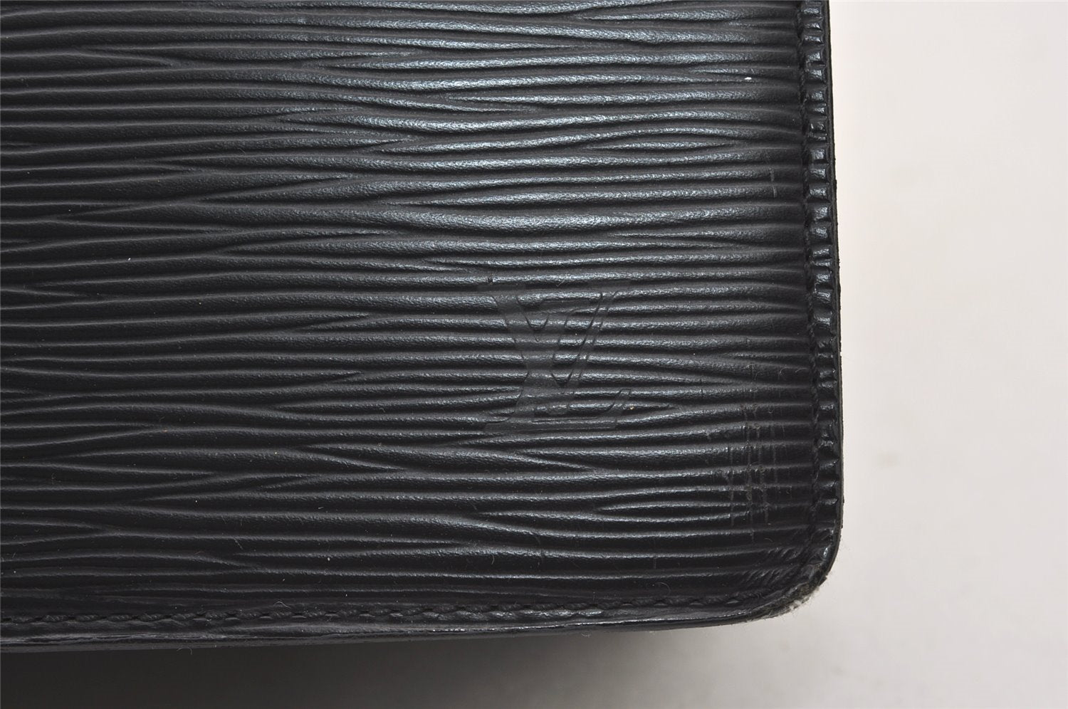 Authentic Louis Vuitton Epi Pochette Homme Clutch Hand Bag Black M52522 LV 2395J