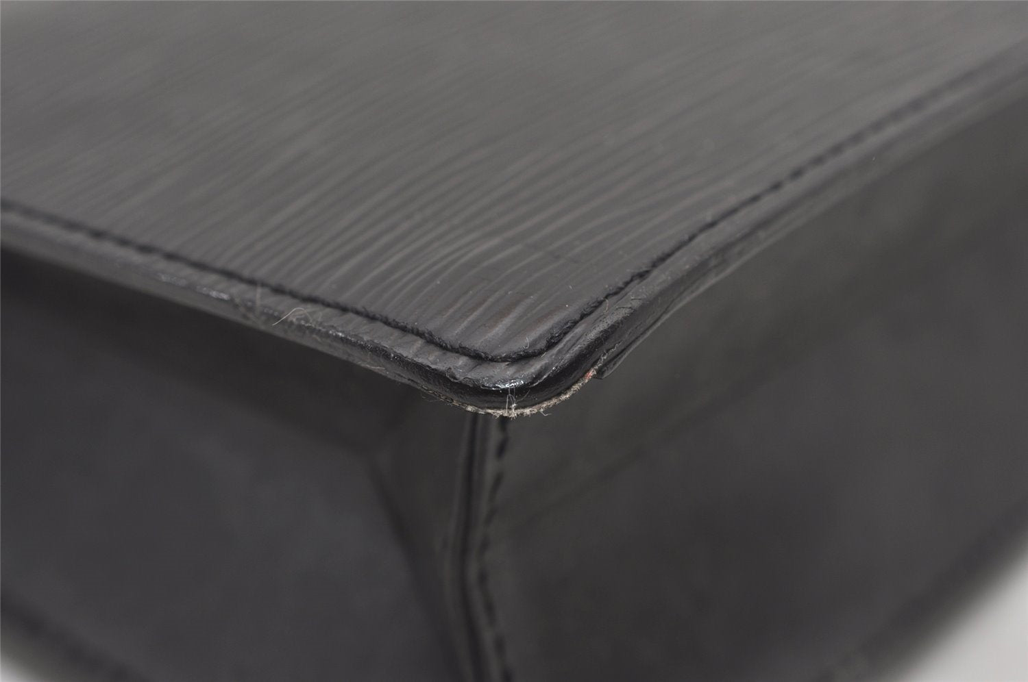 Authentic Louis Vuitton Epi Pochette Homme Clutch Hand Bag Black M52522 LV 2395J