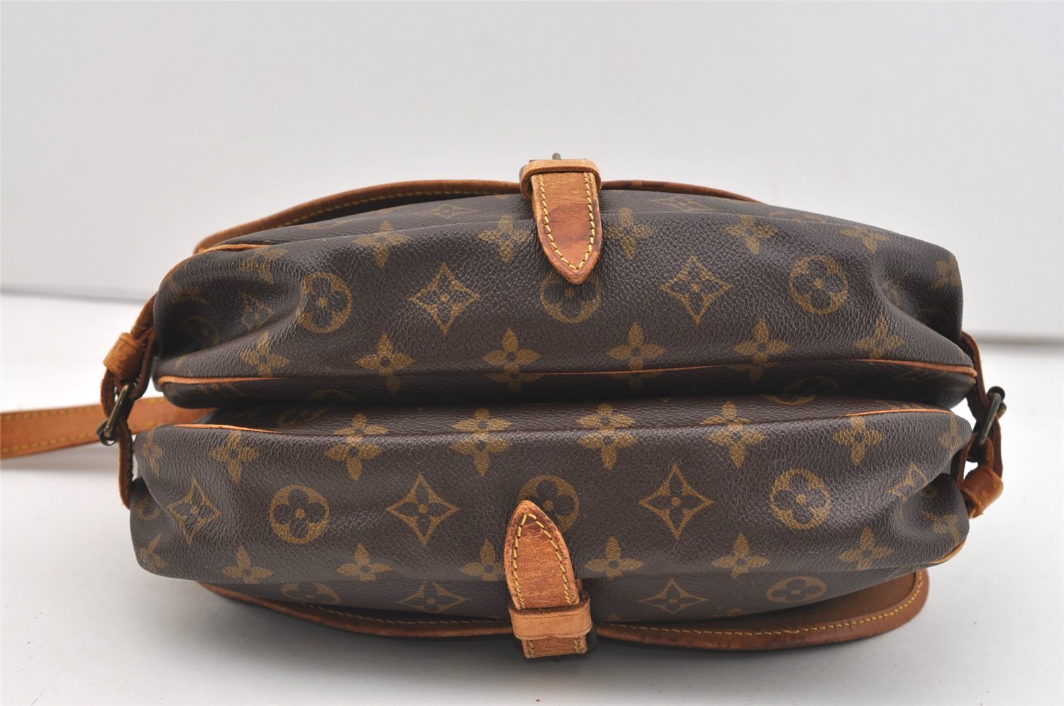 Authentic Louis Vuitton Monogram Saumur 30 Shoulder Cross Bag M42256 LV 2397J