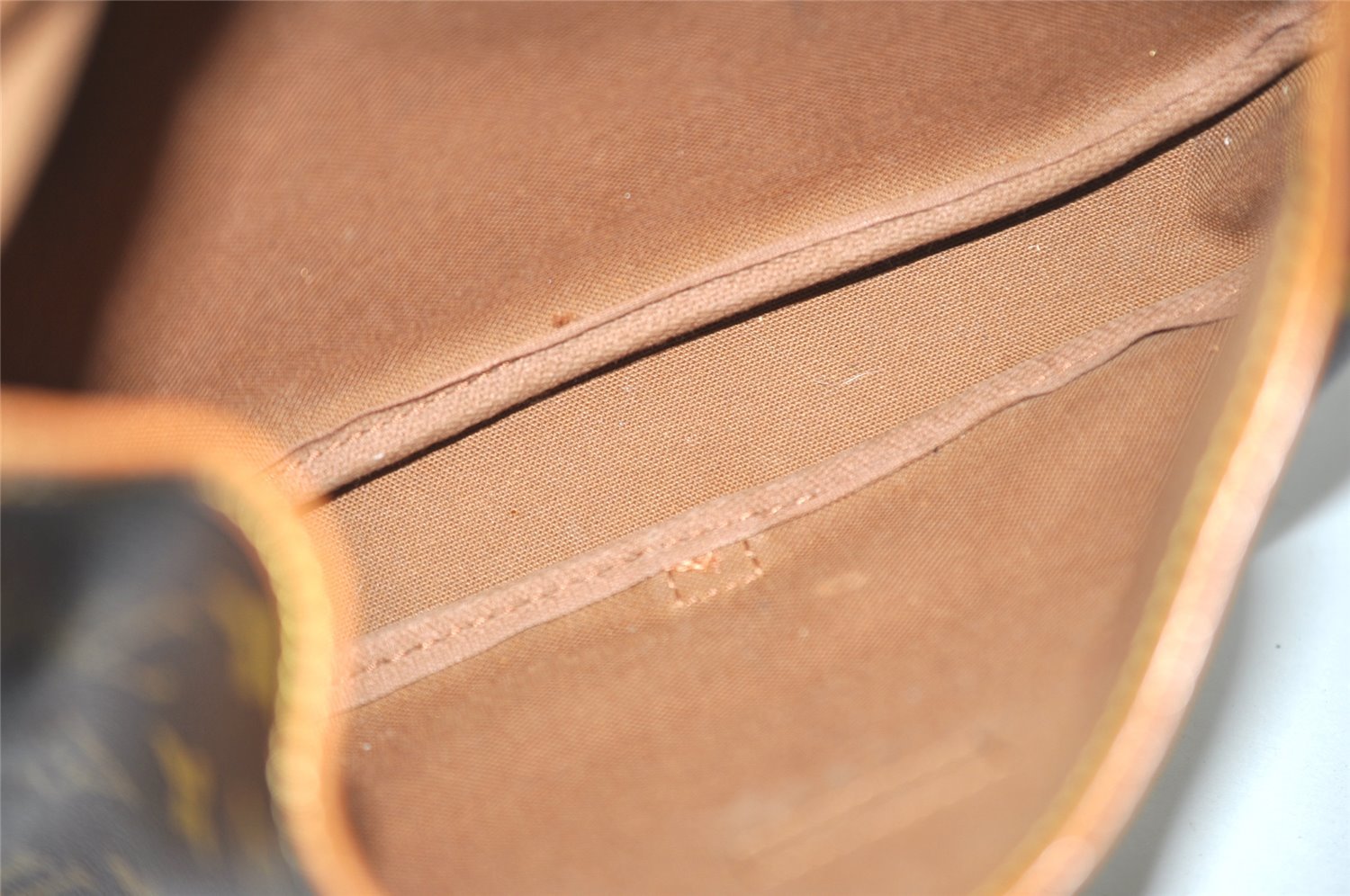 Authentic Louis Vuitton Monogram Saumur 30 Shoulder Cross Bag M42256 LV 2397J