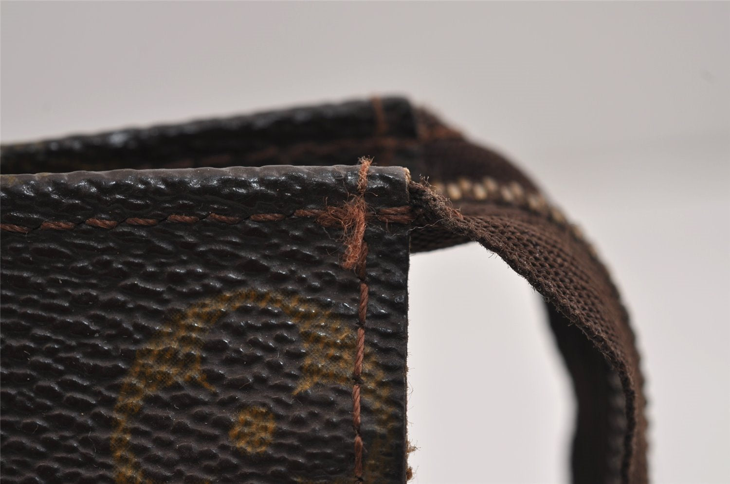 Auth Louis Vuitton Monogram Poche Toilette 26 Cosmetics Pouch Old Model LV 2399J