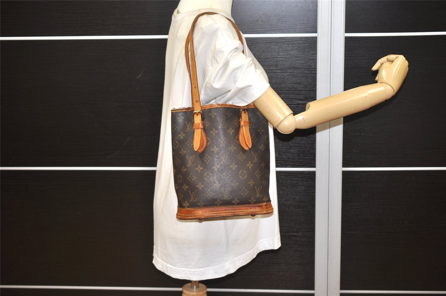 Authentic Louis Vuitton Monogram Bucket PM Shoulder Tote Bag M42238 Junk 2407K