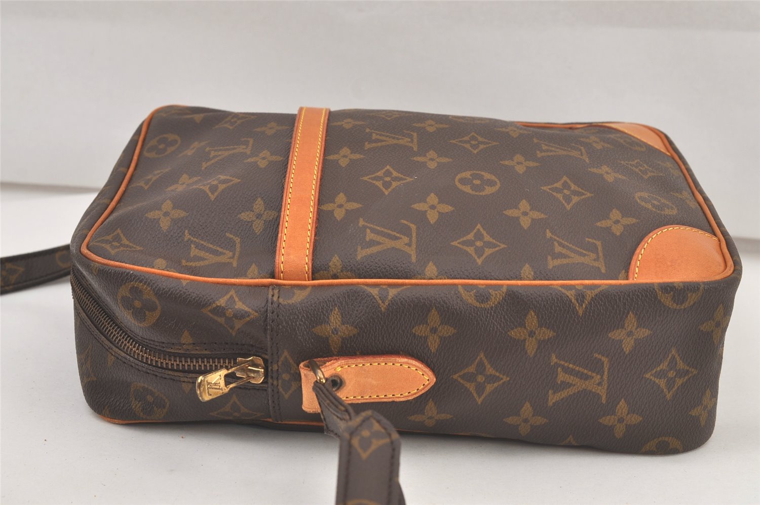 Authentic Louis Vuitton Monogram Danube GM Shoulder Cross Bag M45262 LV 2407L