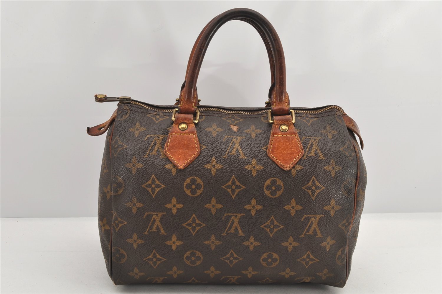 Authentic Louis Vuitton Monogram Speedy 25 Boston Hand Bag M41528 LV 2412K