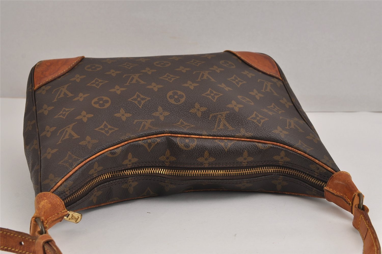 Authentic Louis Vuitton Monogram Boulogne 30 Shoulder Cross Bag M52165 LV 2413J