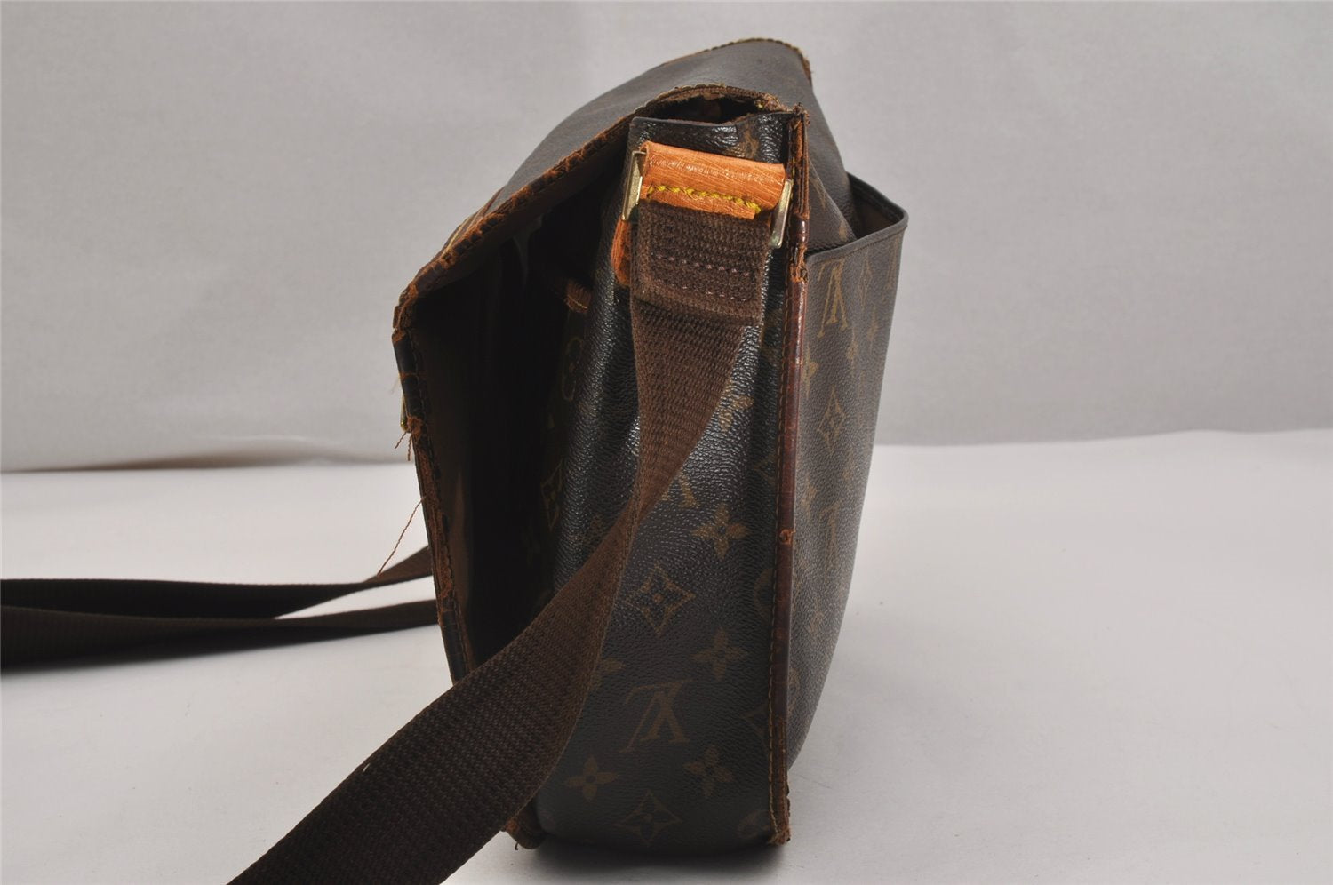 Authentic Louis Vuitton Monogram Messenger Bosphore GM M40105 Shoulder Bag 2417J
