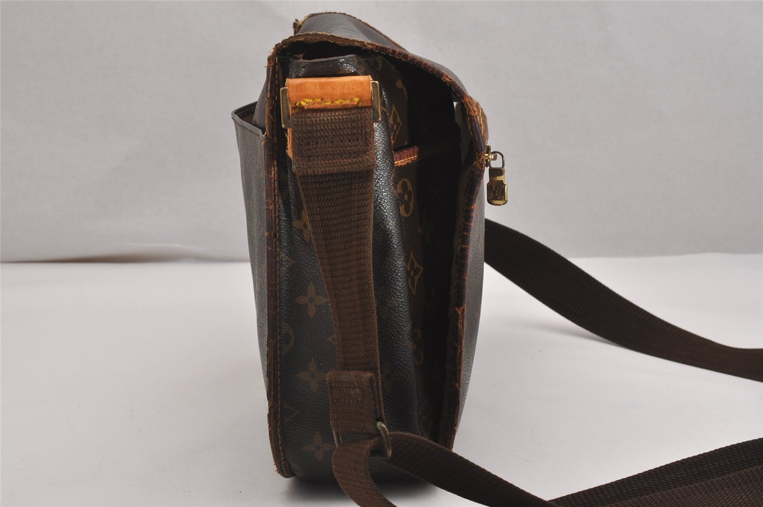 Authentic Louis Vuitton Monogram Messenger Bosphore GM M40105 Shoulder Bag 2417J