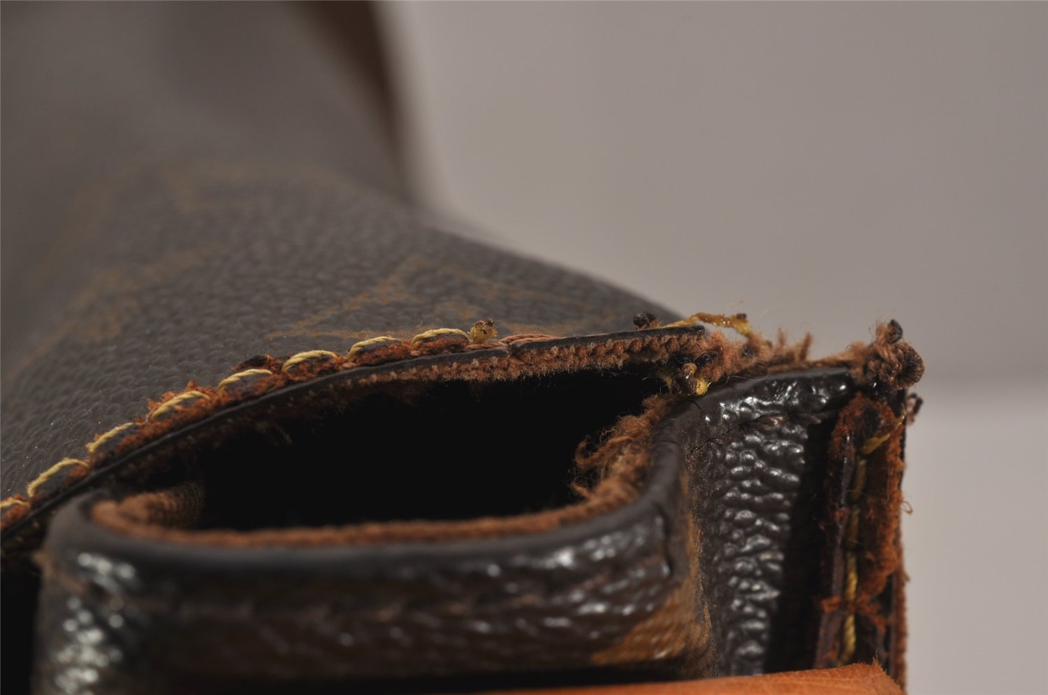 Authentic Louis Vuitton Monogram Messenger Bosphore GM M40105 Shoulder Bag 2417J