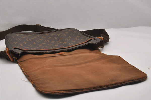 Authentic Louis Vuitton Monogram Messenger Bosphore GM M40105 Shoulder Bag 2417J