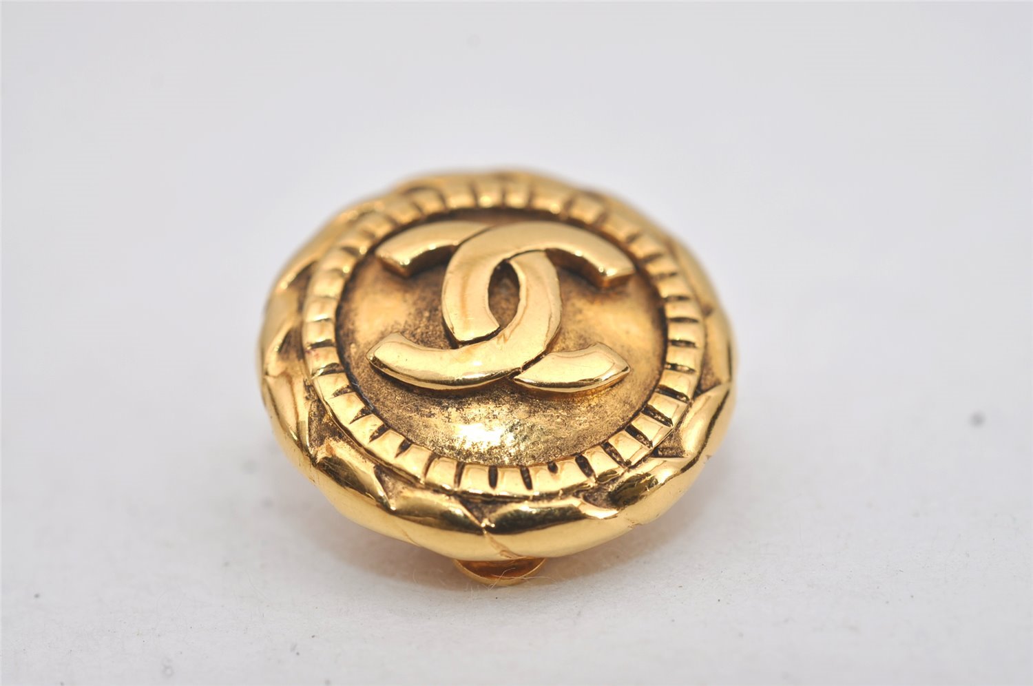 Authentic CHANEL Vintage Clip-On Earrings CoCo Mark Gold Plated 2429I