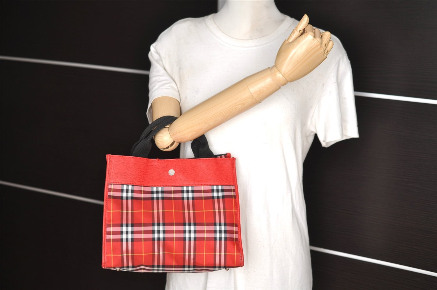 Authentic BURBERRY Check Vintage Tote Hand Bag Purse Nylon Leather Red 2434I