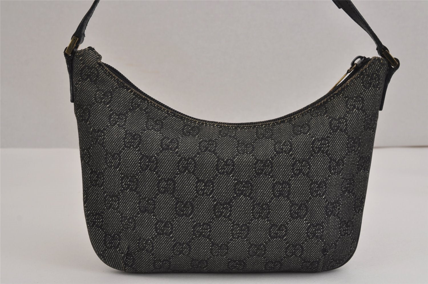 Authentic GUCCI Vintage Shoulder Bag Purse GG Canvas Leather 32160 Black 2437J