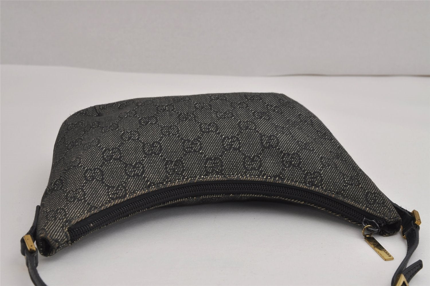 Authentic GUCCI Vintage Shoulder Bag Purse GG Canvas Leather 32160 Black 2437J