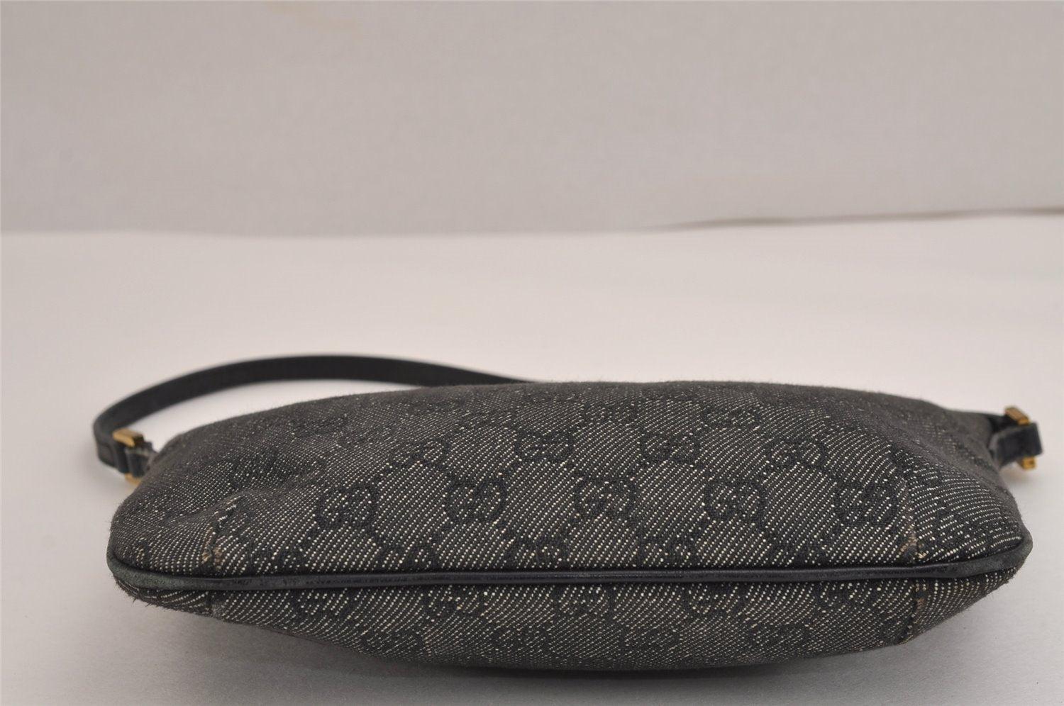 Authentic GUCCI Vintage Shoulder Bag Purse GG Canvas Leather 32160 Black 2437J