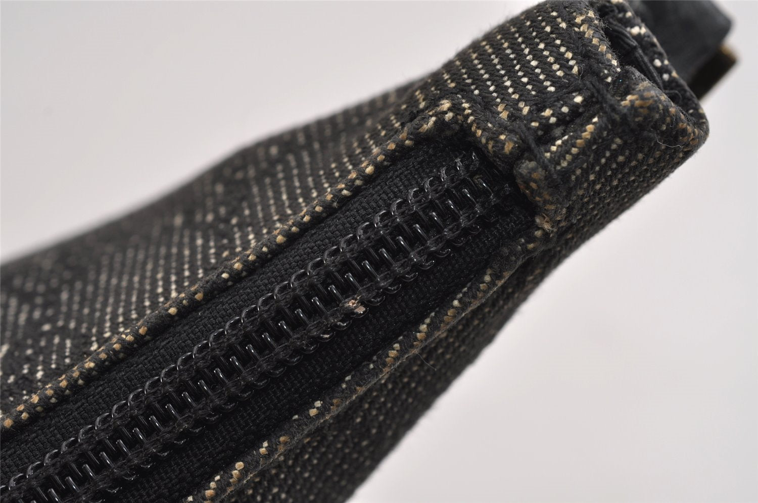 Authentic GUCCI Vintage Shoulder Bag Purse GG Canvas Leather 32160 Black 2437J