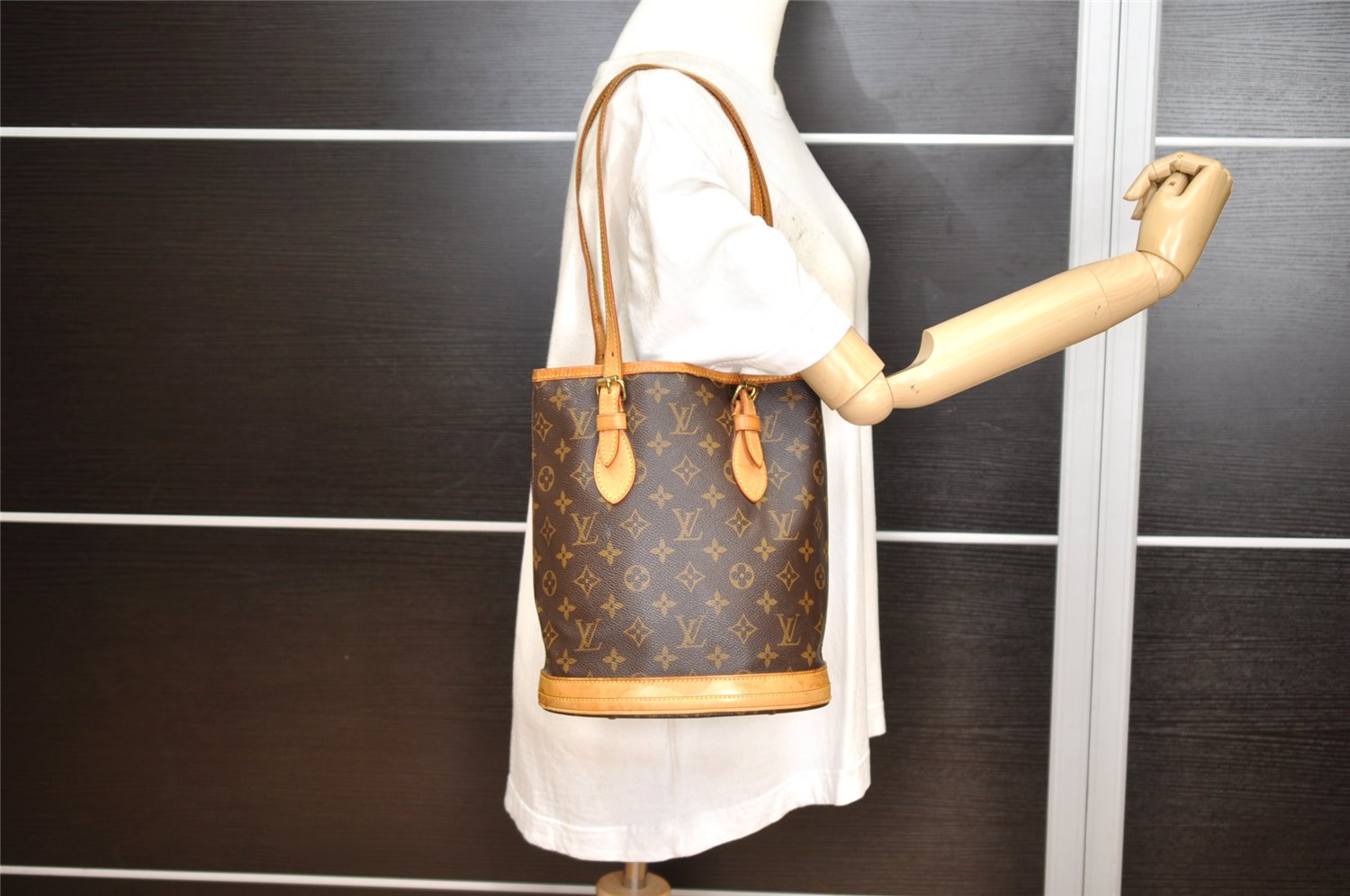 Authentic Louis Vuitton Monogram Bucket PM Shoulder Tote Bag M42238 LV 2440K