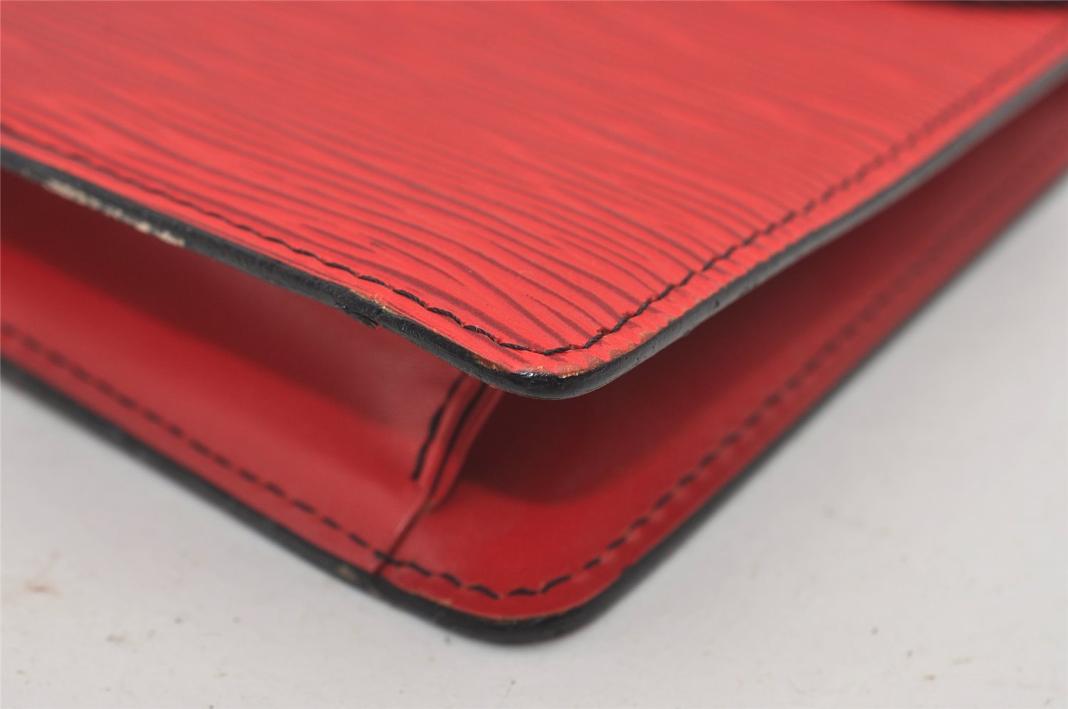 Authentic Louis Vuitton Epi Montaigne 23 Clutch Hand Bag Red M52667 LV 2442J