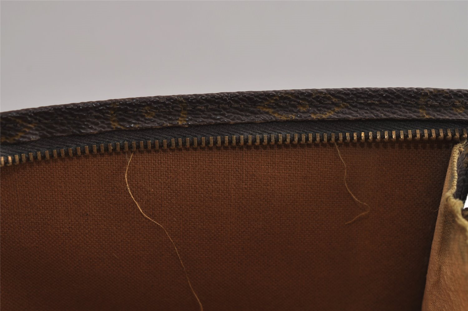 Auth Louis Vuitton Monogram Poche Toilette 26 Cosmetics Pouch Old Model LV 2447J