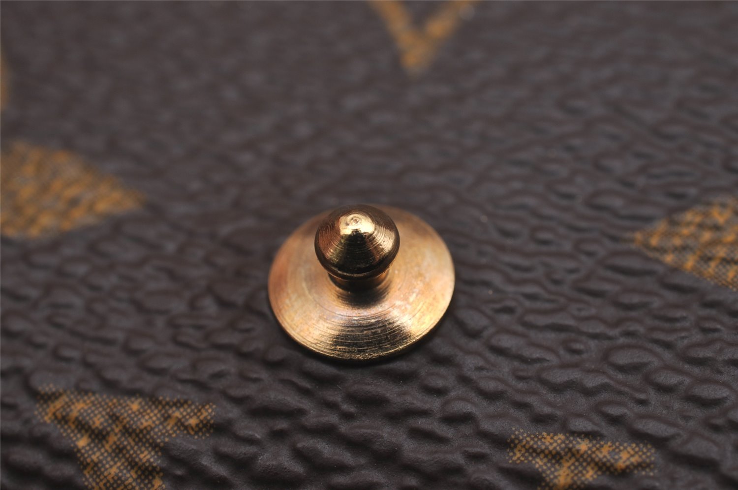 Authentic Louis Vuitton Monogram Multicles 4 Four Hooks Key Case M62631 LV 2454I