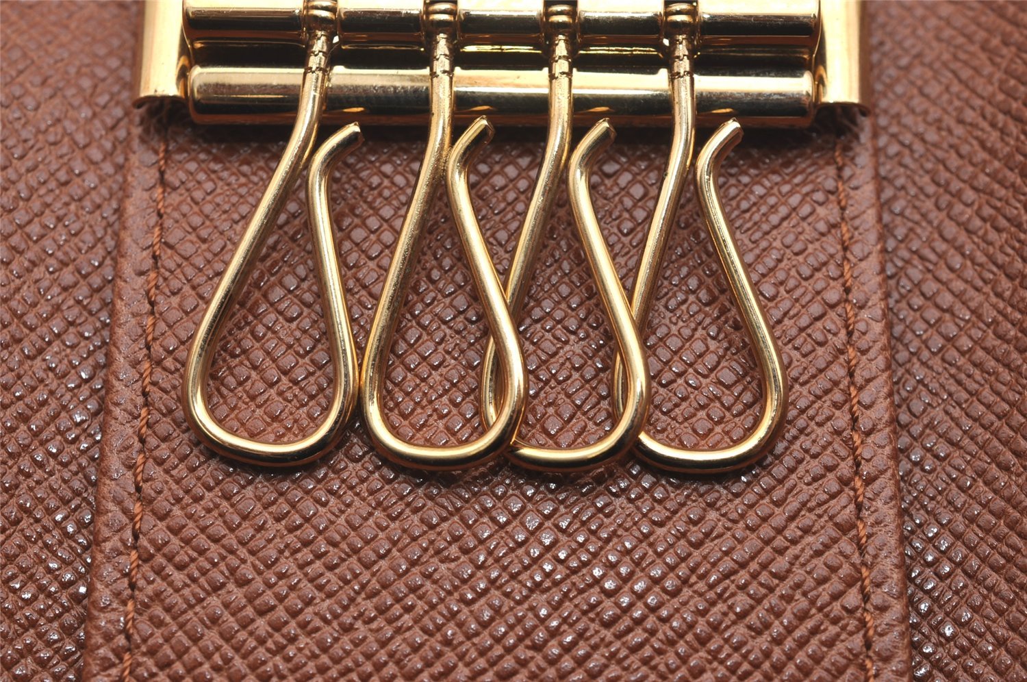 Authentic Louis Vuitton Monogram Multicles 4 Four Hooks Key Case M62631 LV 2454I