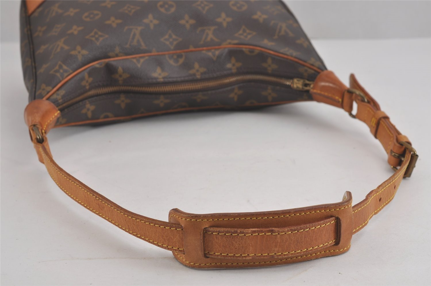 Authentic Louis Vuitton Monogram Boulogne 30 Shoulder Cross Bag M52165 LV 2458J