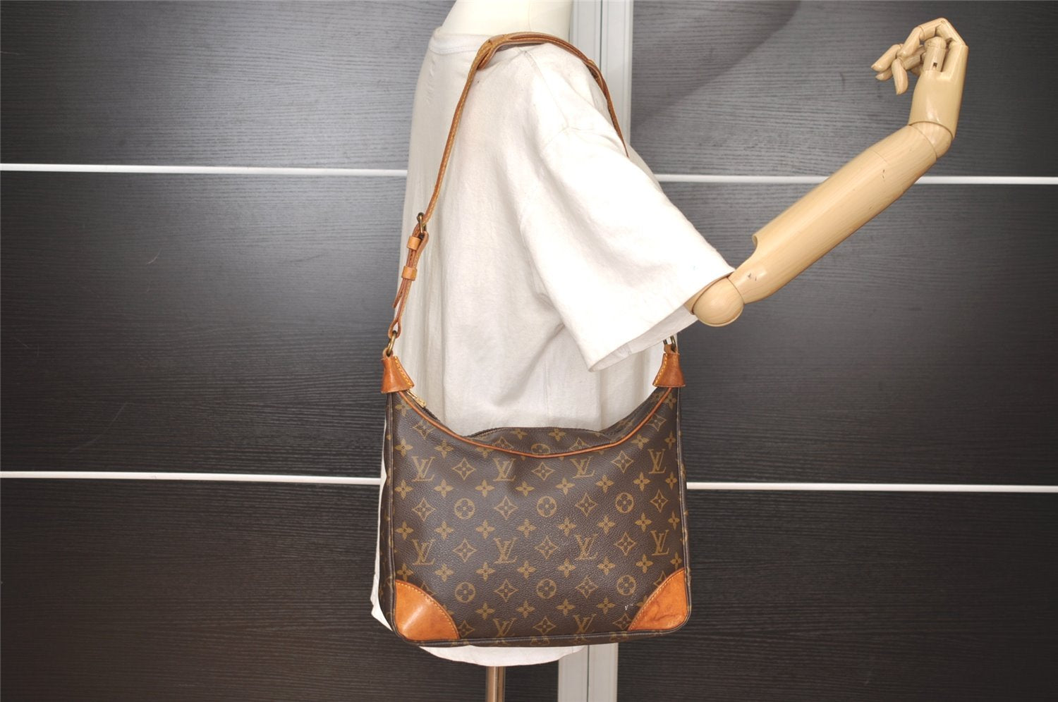 Authentic Louis Vuitton Monogram Boulogne 30 Shoulder Cross Bag M52165 LV 2458J
