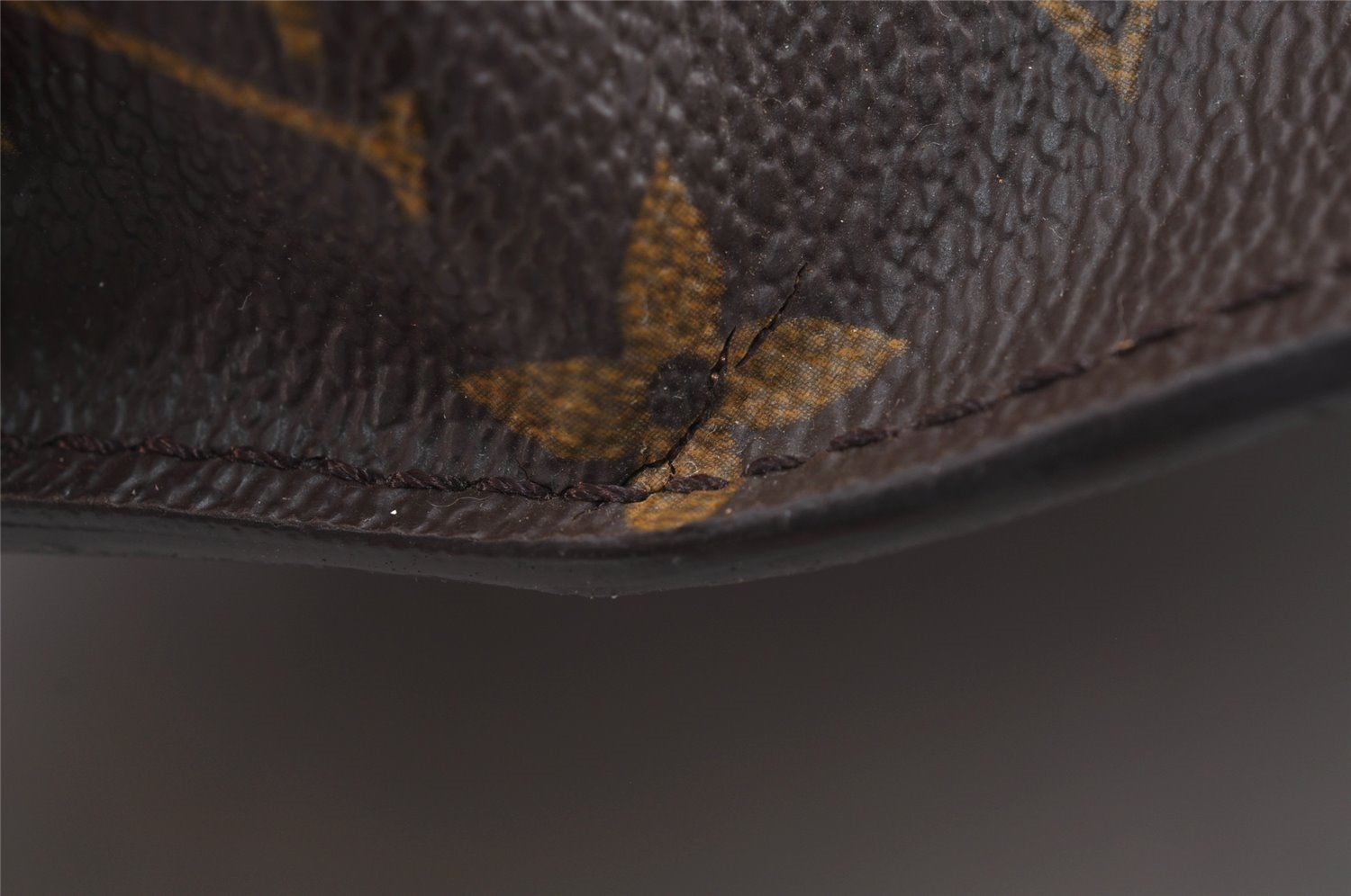 Authentic Louis Vuitton Monogram Saint Cloud GM M51242 Shoulder Cross Bag 2459J