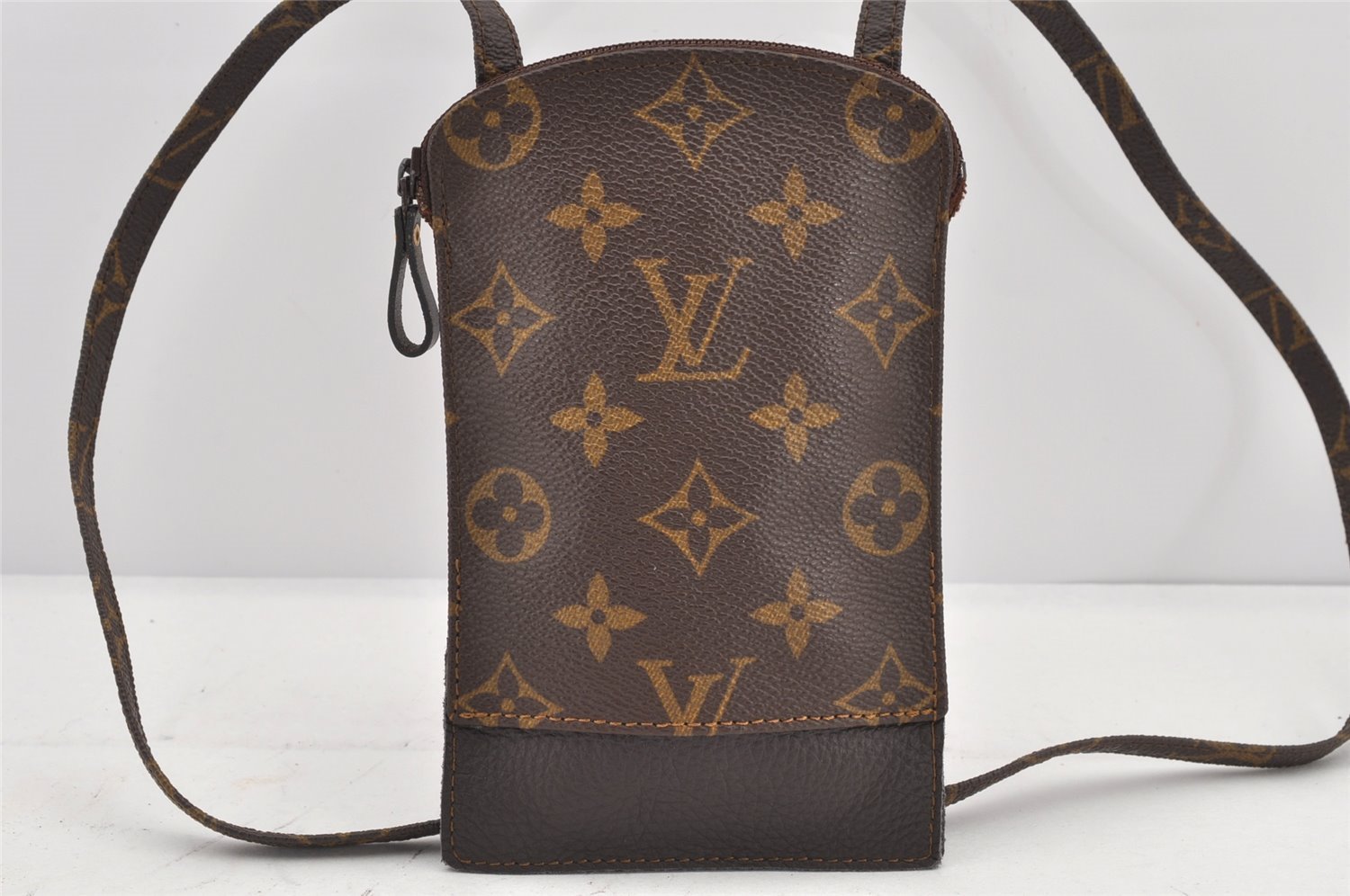 Authentic Louis Vuitton Monogram Pochette Secret M45484 Shoulder Bag Pouch 2462K