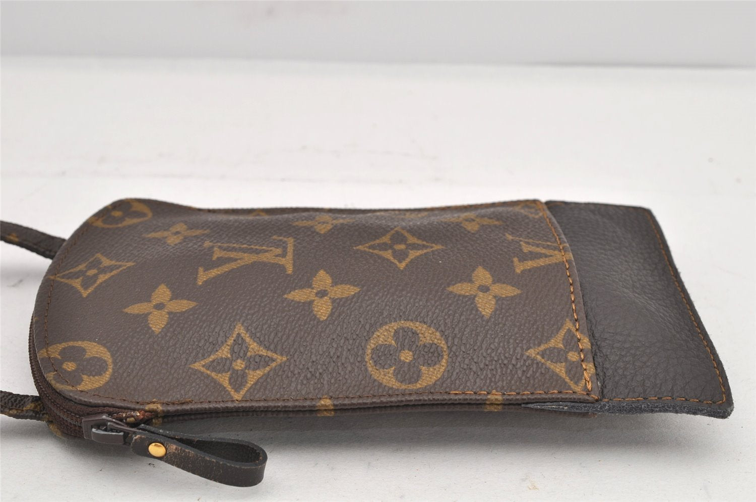 Authentic Louis Vuitton Monogram Pochette Secret M45484 Shoulder Bag Pouch 2462K
