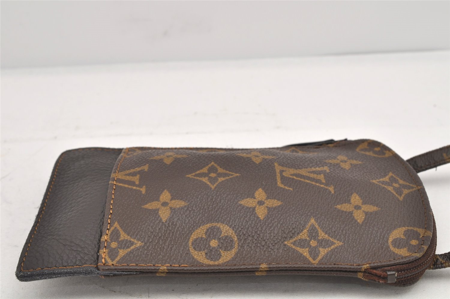 Authentic Louis Vuitton Monogram Pochette Secret M45484 Shoulder Bag Pouch 2462K