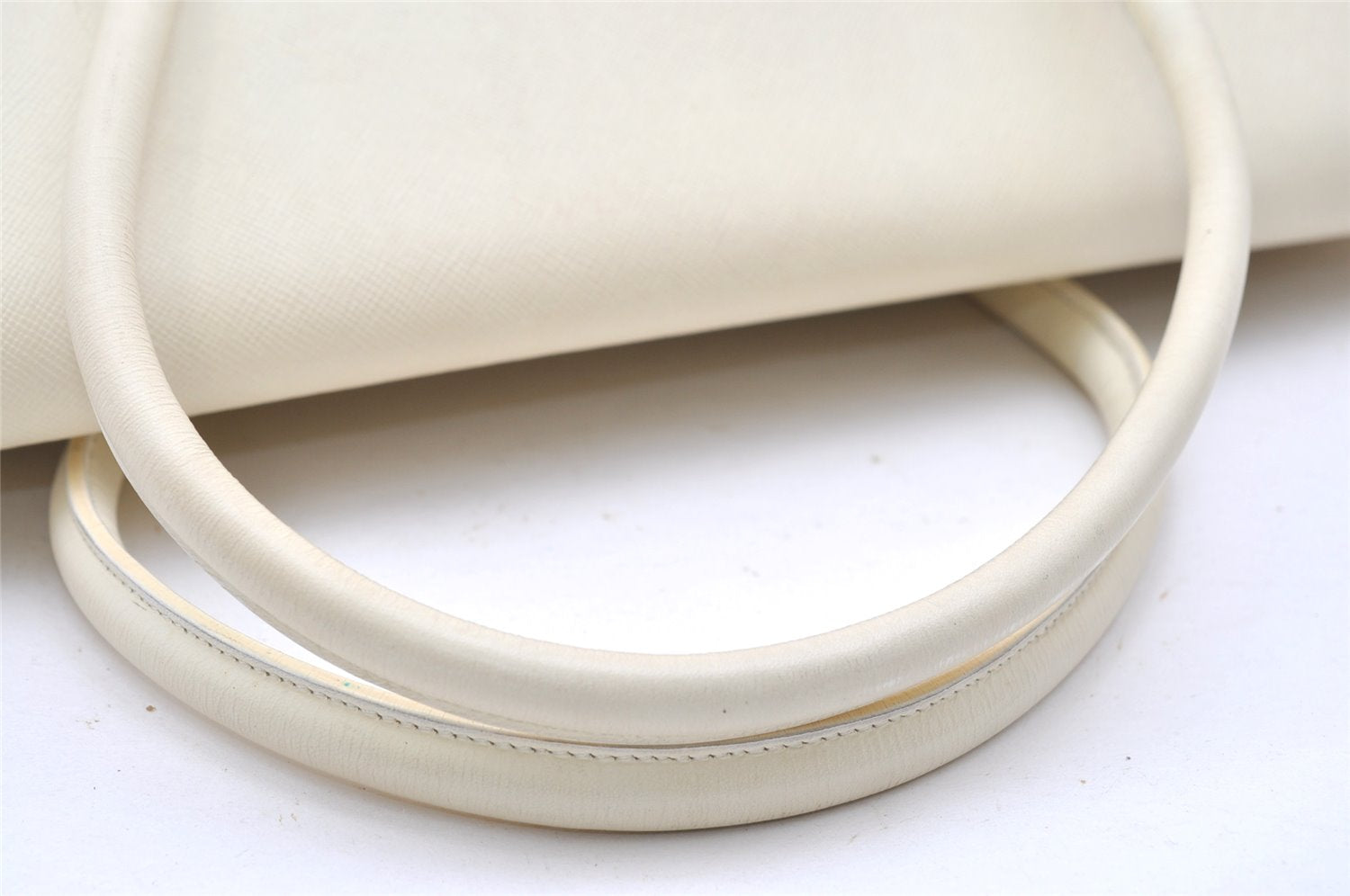 Authentic BURBERRY Vintage Leather Shoulder Hand Bag White 2465K