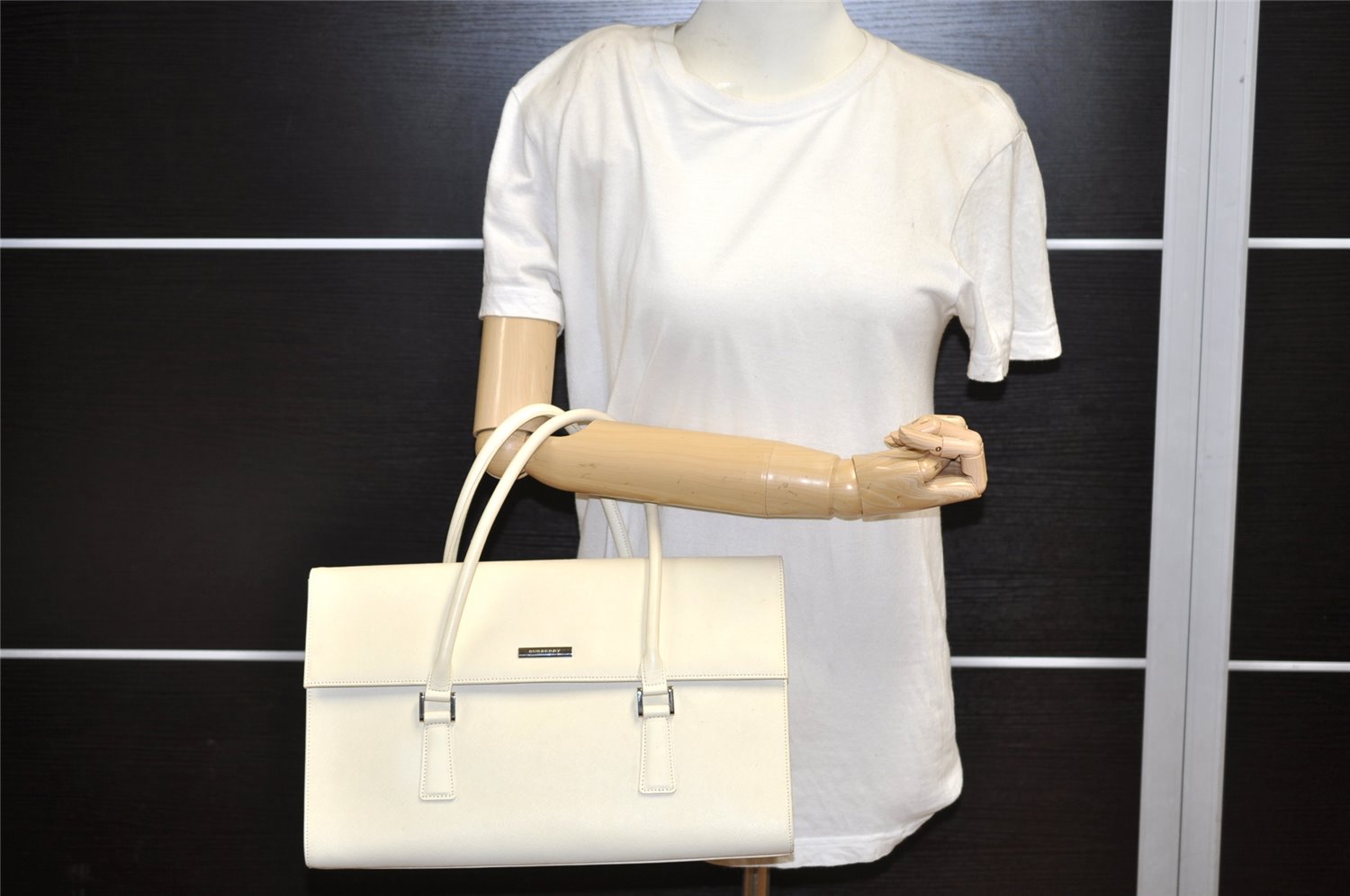 Authentic BURBERRY Vintage Leather Shoulder Hand Bag White 2465K